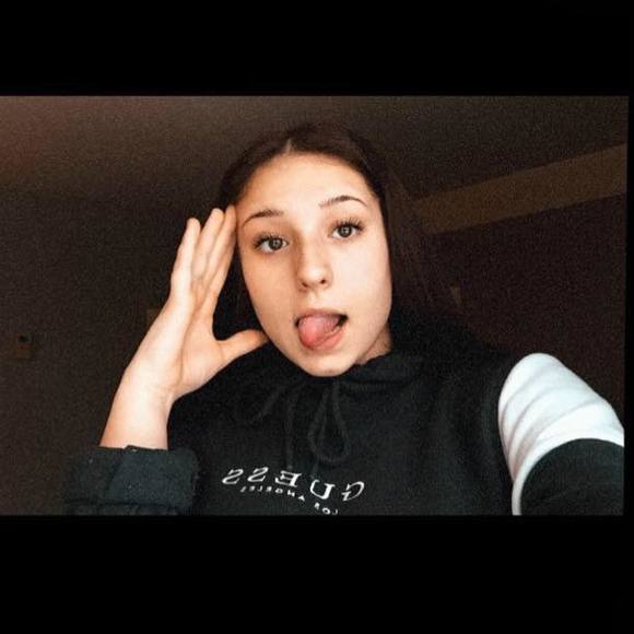 Meet your Posher, Roxanne - Picture 1 of 1